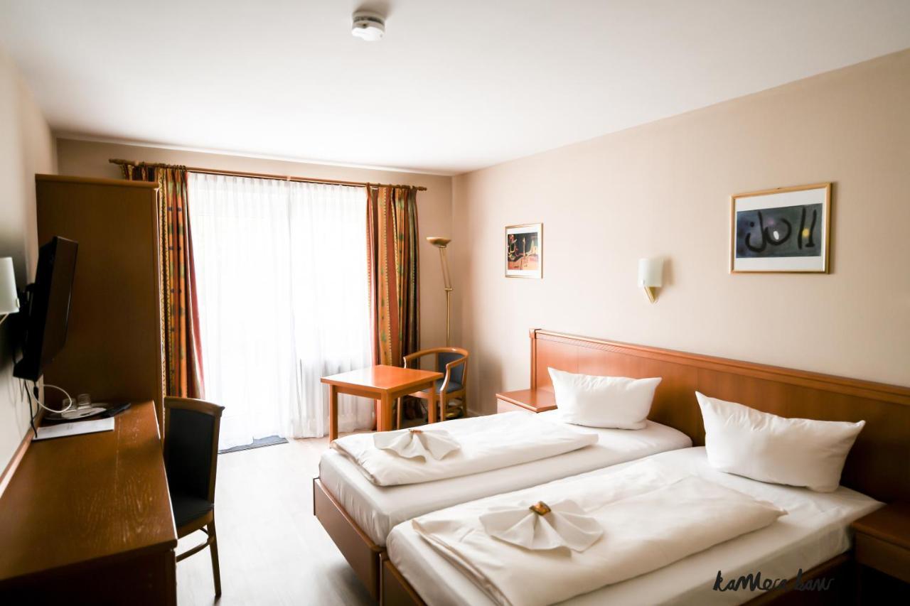 Hotel Blutenburg มิวนิก ภายนอก รูปภาพ
