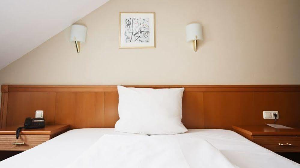 Hotel Blutenburg มิวนิก ภายนอก รูปภาพ