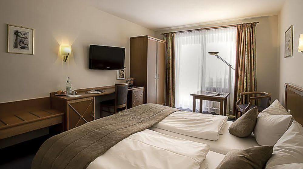 Hotel Blutenburg มิวนิก ภายนอก รูปภาพ