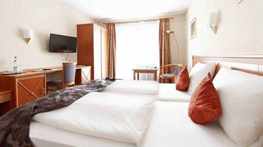 Hotel Blutenburg มิวนิก ภายนอก รูปภาพ